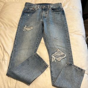 Levi’s premium 501 S Wedgie distressed jeans sz 27